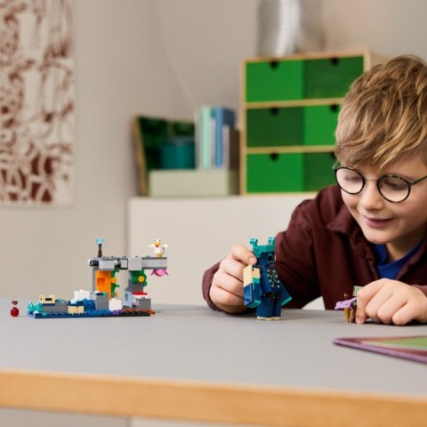Klocki Minecraft 21274 Spotkanie ze strażnikiem Klocki Minecraft 21274 Spotkanie ze strażnikiem
