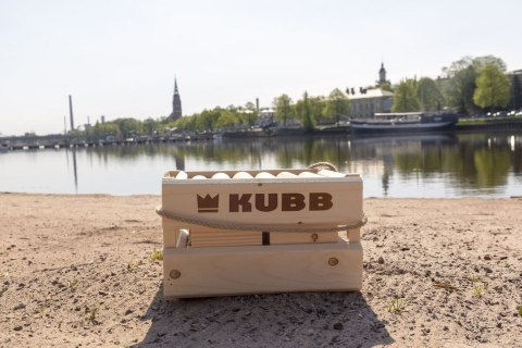 Gra Kubb w kartonowym opakowaniu Gra Kubb w kartonowym opakowaniu