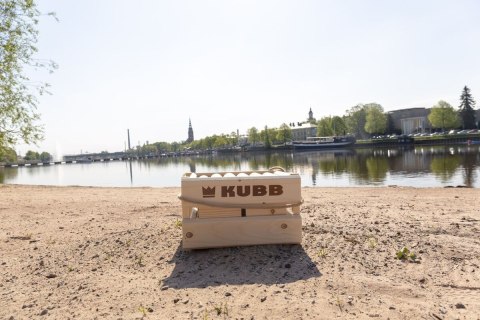 Gra Kubb w kartonowym opakowaniu Gra Kubb w kartonowym opakowaniu