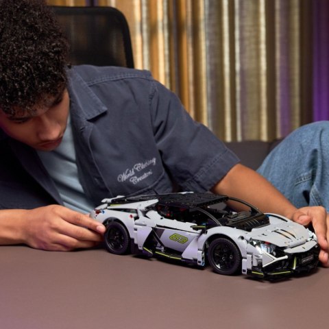 Klocki Technic 42214 Supersamochód Lamborghini Revuelto Klocki Technic 42214 Supersamochód Lamborghini Revuelto