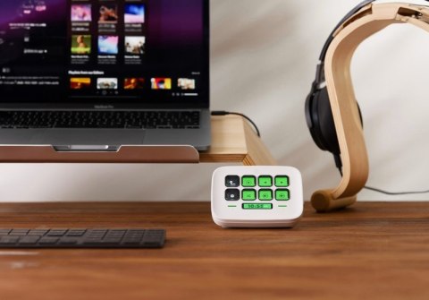Stream Deck Neo Stream Deck Neo