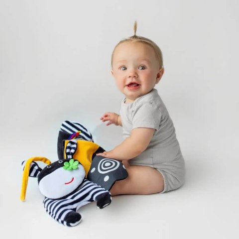 Króweczka - sensoryczna książeczka do łóżeczka Moms Care